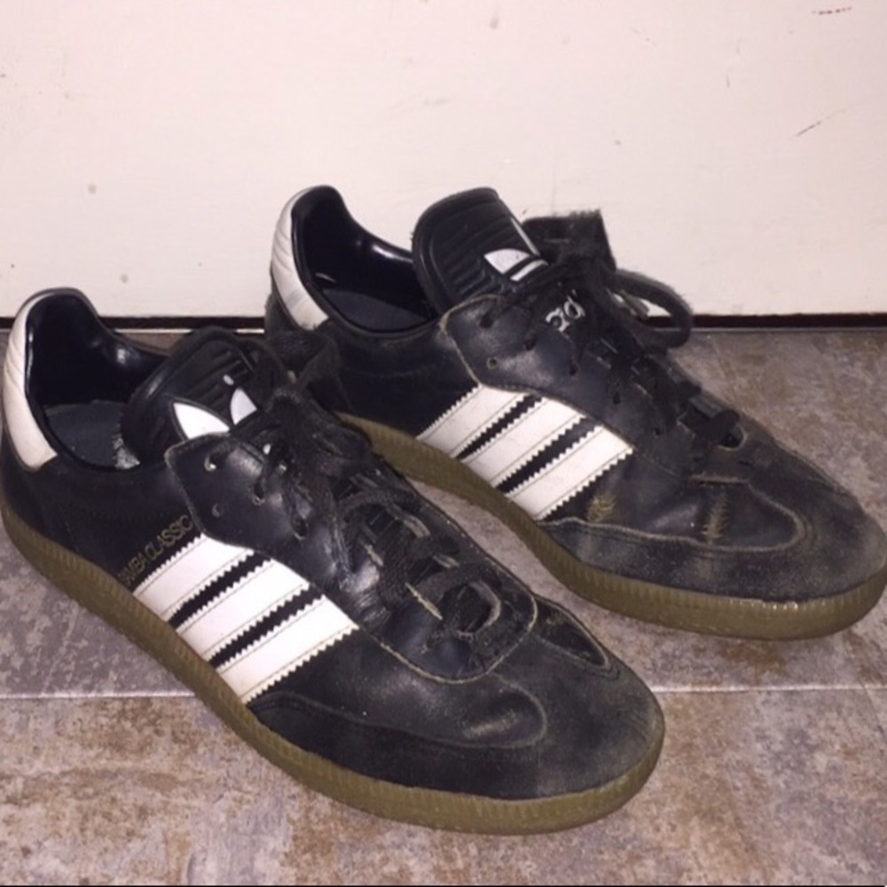 ADIDAS indoor soccer cleats♣️